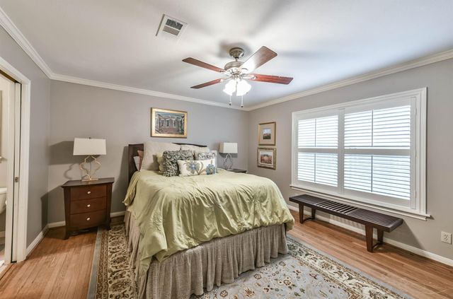 906 Bay Oaks Road, Houston, TX 77008