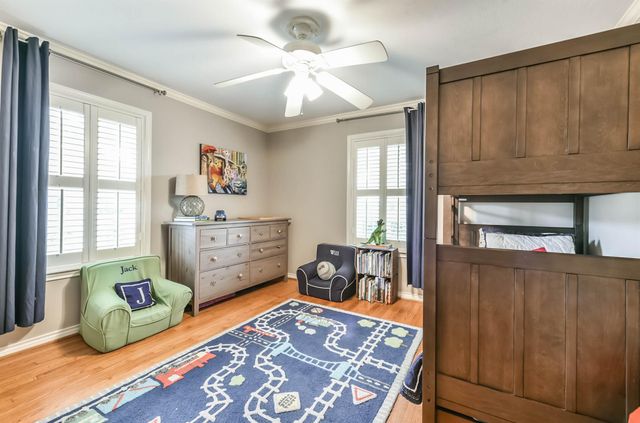 906 Bay Oaks Road, Houston, TX 77008