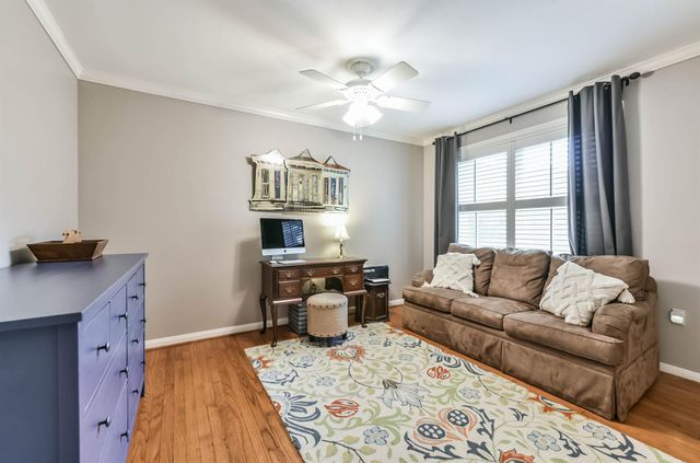 906 Bay Oaks Road, Houston, TX 77008
