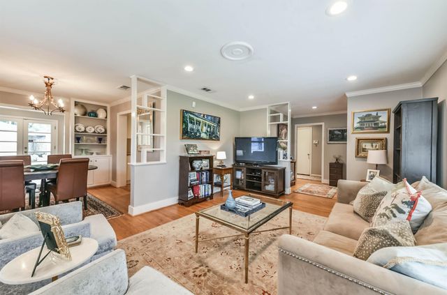 906 Bay Oaks Road, Houston, TX 77008