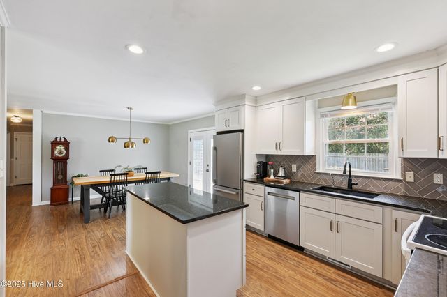 1847 Loganberry Road, Wilmington, NC 28405