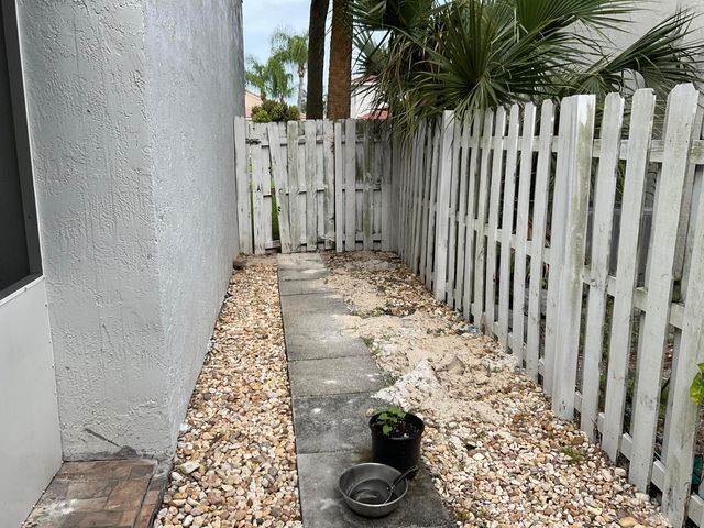 6566 Spring Meadow Drive, Greenacres, FL 33413