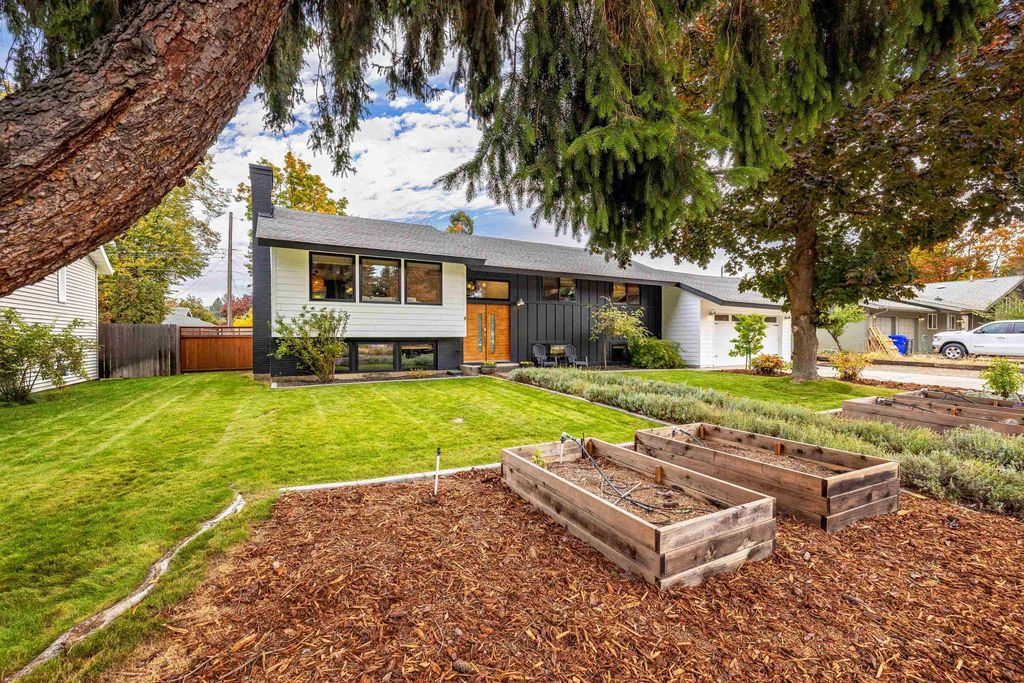 6021 S Napa St, Spokane, WA 99223 photo 2