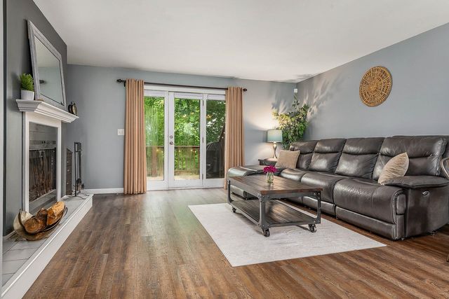 37 Thornhill Road, Stratham, NH 03885