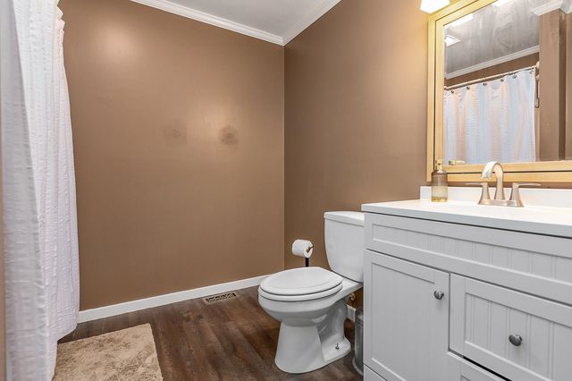 37 Thornhill Road, Stratham, NH 03885