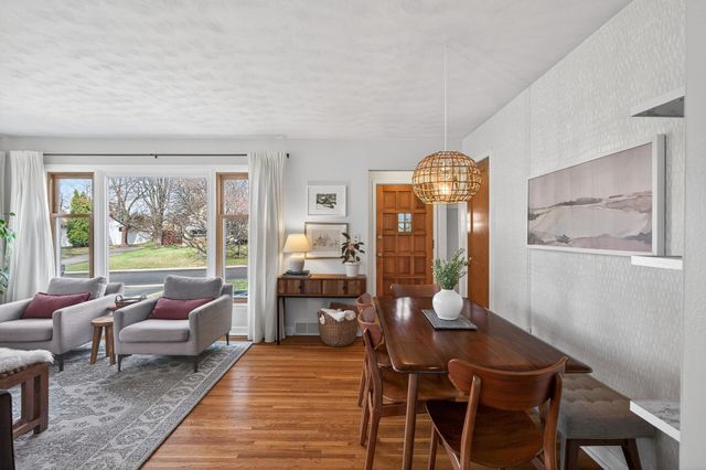 1200 Leland Road E, Maplewood, MN 55109