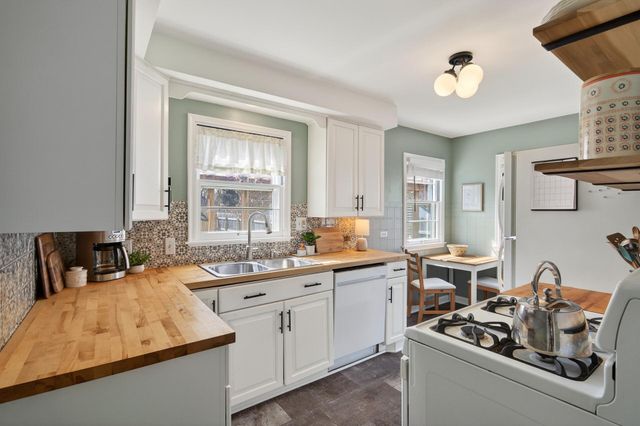 1200 Leland Road E, Maplewood, MN 55109