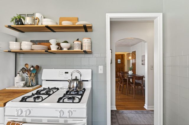 1200 Leland Road E, Maplewood, MN 55109