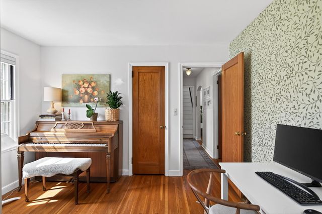 1200 Leland Road E, Maplewood, MN 55109