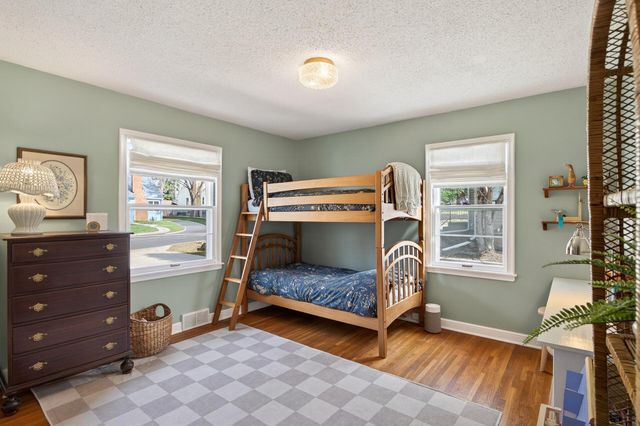 1200 Leland Road E, Maplewood, MN 55109