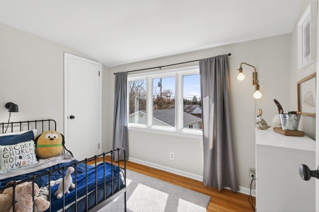 1200 Leland Road E, Maplewood, MN 55109