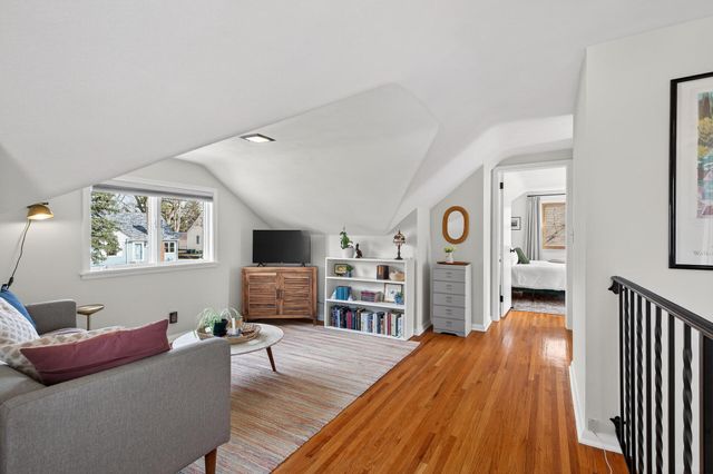 1200 Leland Road E, Maplewood, MN 55109