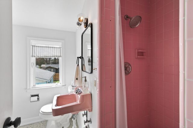 1200 Leland Road E, Maplewood, MN 55109