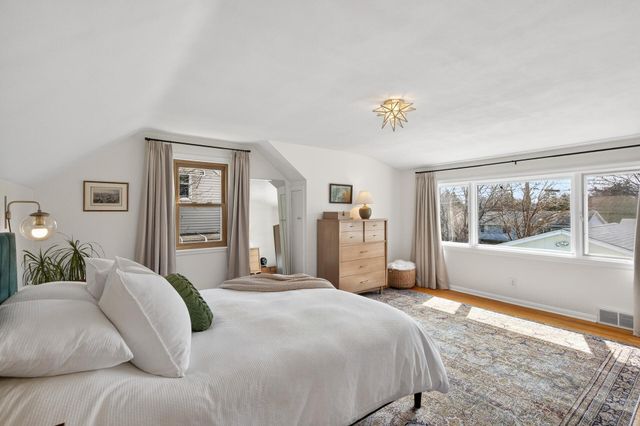 1200 Leland Road E, Maplewood, MN 55109