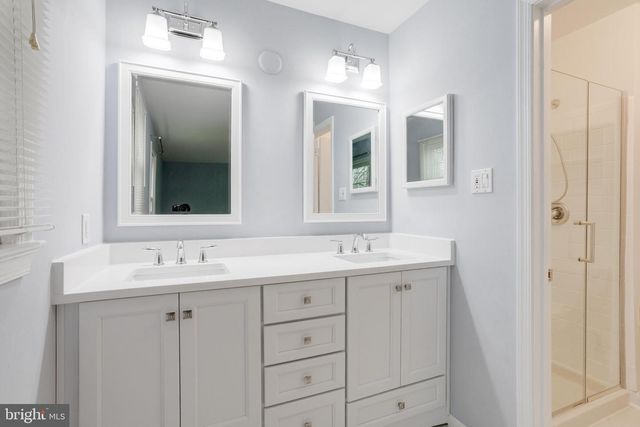 9307 SHARI DR, Fairfax, VA 22032