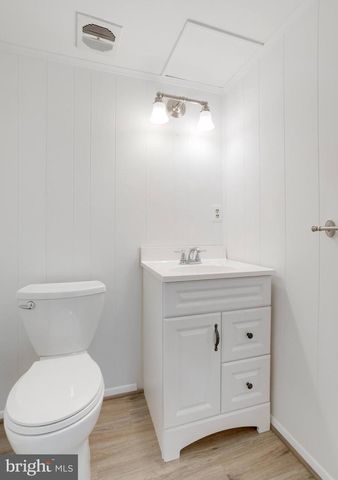 9307 SHARI DR, Fairfax, VA 22032