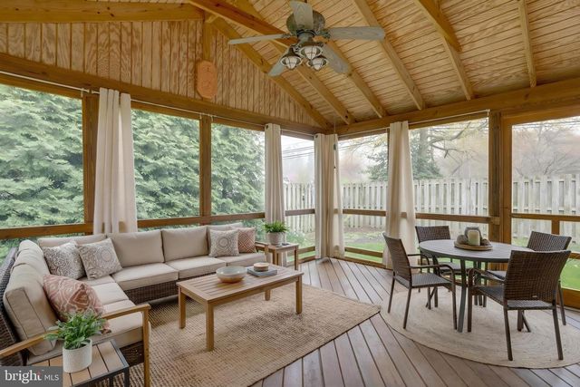 9307 SHARI DR, Fairfax, VA 22032