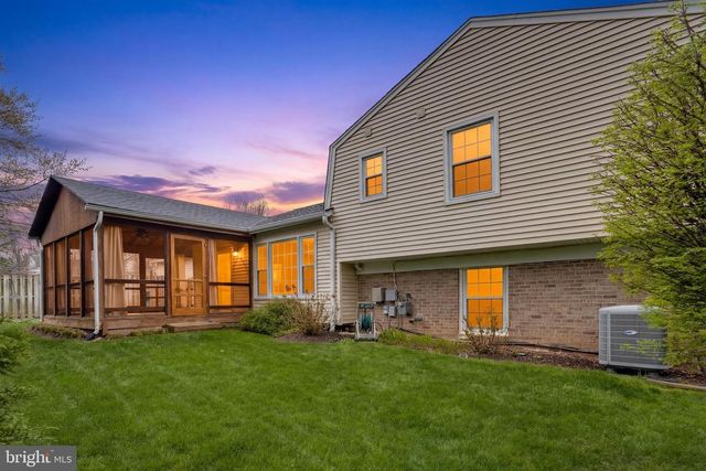 9307 SHARI DR, Fairfax, VA 22032