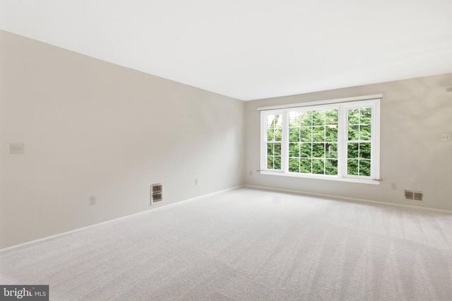 9307 SHARI DR, Fairfax, VA 22032