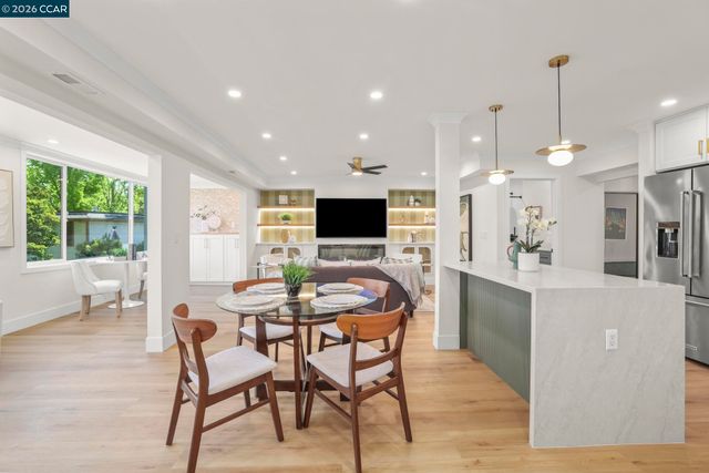 1224 Singingwood Ct 2, Walnut Creek, CA 94595