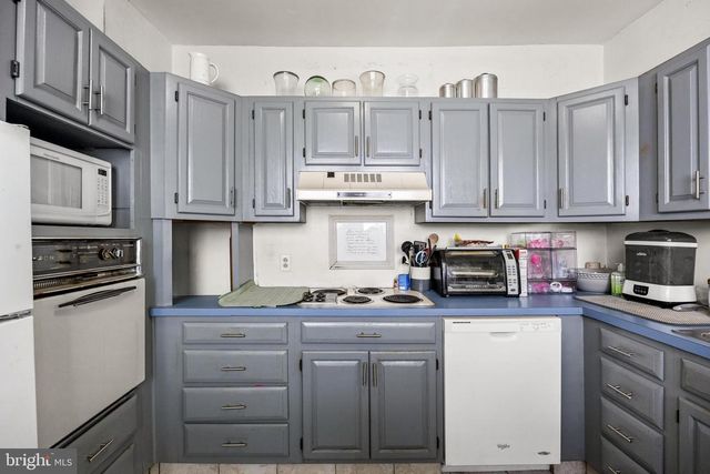 823 COLUMBIA AVE, Palmyra, NJ 08065