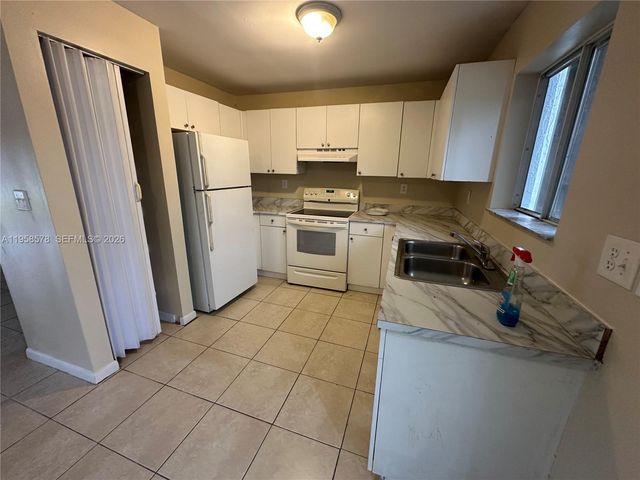 17340 SW 103rd Ave, Miami, FL 33157