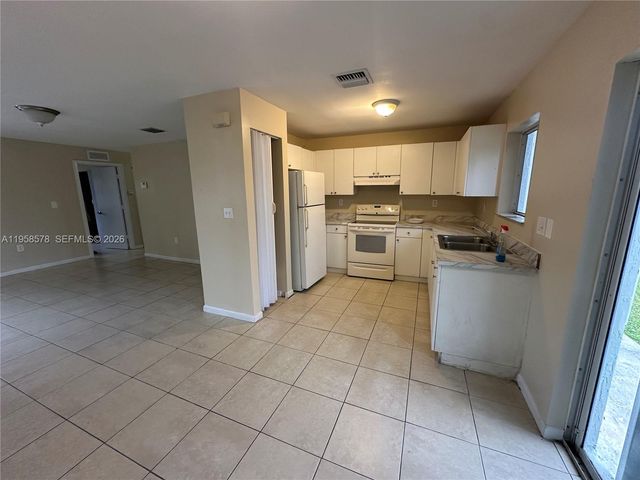 17340 SW 103rd Ave, Miami, FL 33157