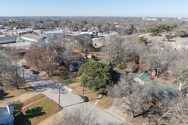 1413 Ferris Avenue, Waxahachie, TX 75165