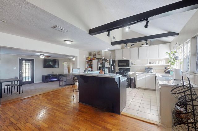 1413 Ferris Avenue, Waxahachie, TX 75165