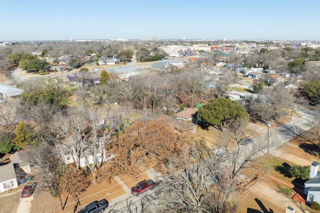 1413 Ferris Avenue, Waxahachie, TX 75165