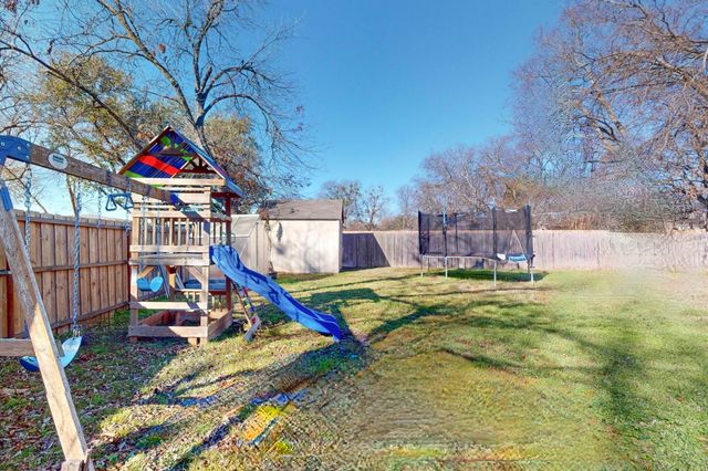 1413 Ferris Avenue, Waxahachie, TX 75165