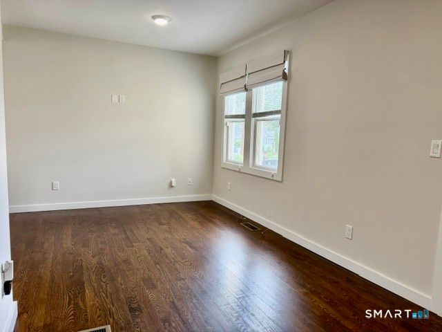 10 Wells Avenue A, Stamford, CT 06902