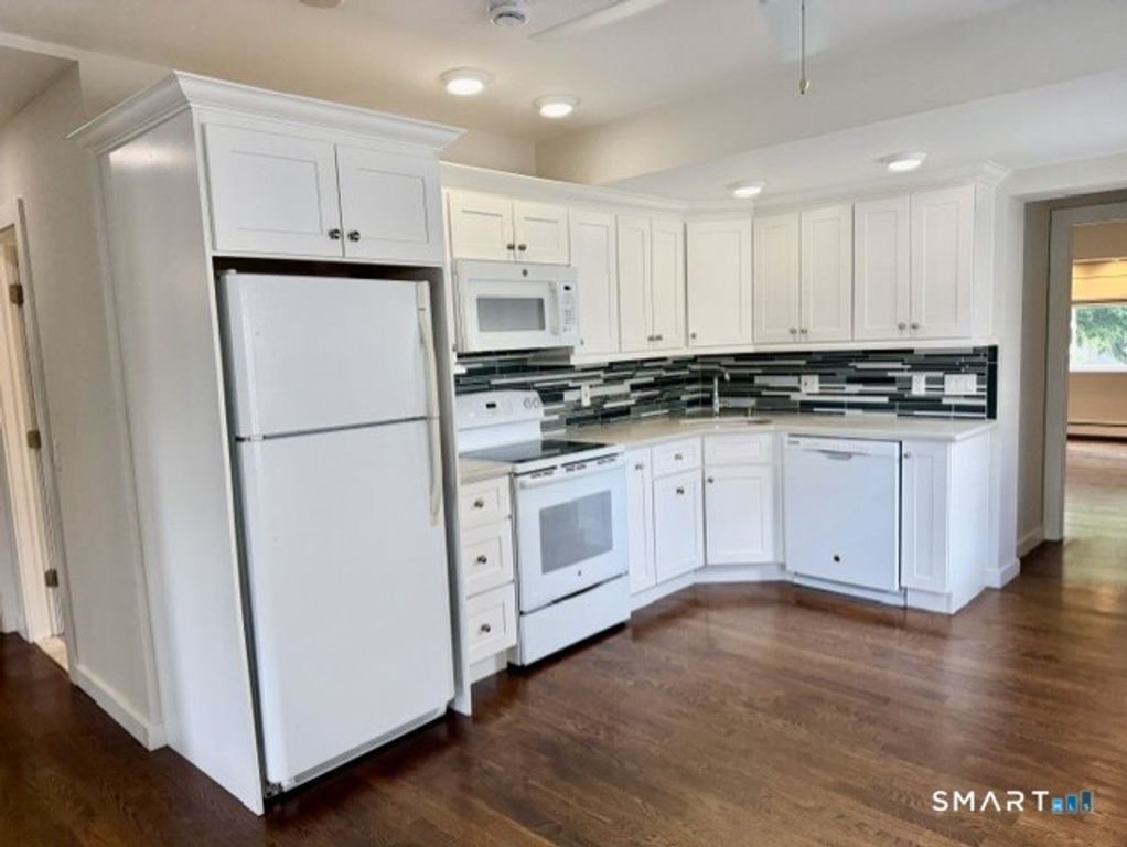 10 Wells Avenue A, Stamford, CT 06902