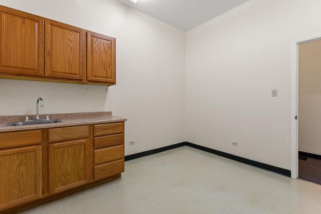 10004 S Kedzie Avenue, Evergreen Park, IL 60805