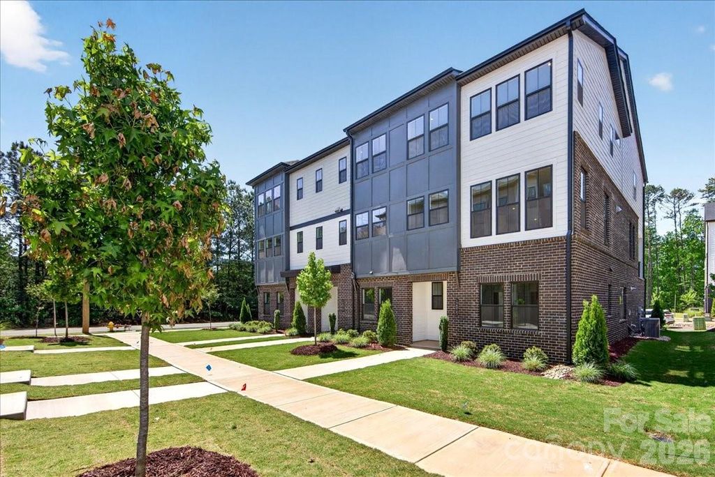 12015 Elsa Lane, Charlotte, NC 28277