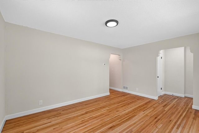 4823 Girard Avenue N, Minneapolis, MN 55430
