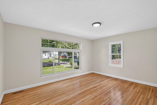 4823 Girard Avenue N, Minneapolis, MN 55430
