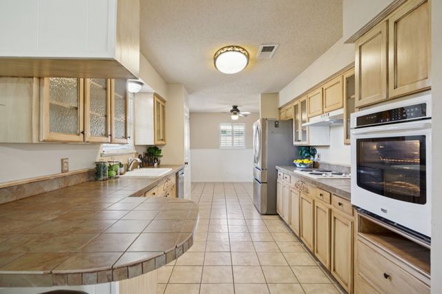 1505 Oak Glen Court, Arlington, TX 76012