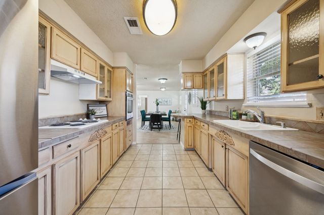 1505 Oak Glen Court, Arlington, TX 76012