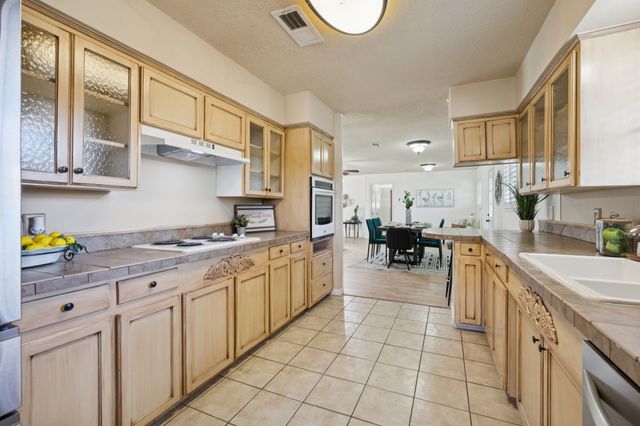 1505 Oak Glen Court, Arlington, TX 76012