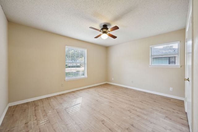 1505 Oak Glen Court, Arlington, TX 76012