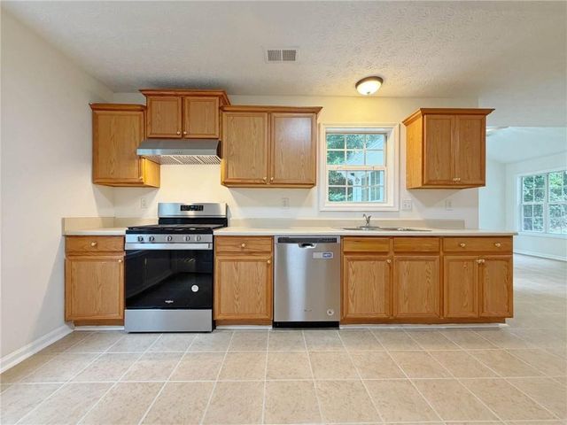 855 Minor Creek Way NW, Lilburn, GA 30047