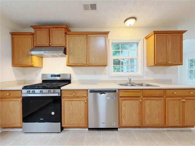 855 Minor Creek Way NW, Lilburn, GA 30047