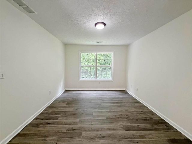 855 Minor Creek Way NW, Lilburn, GA 30047