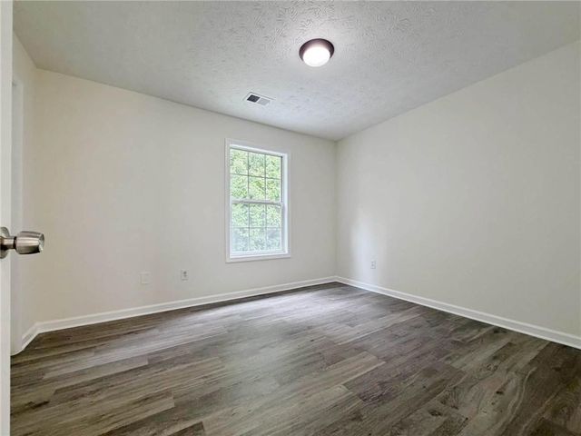 855 Minor Creek Way NW, Lilburn, GA 30047