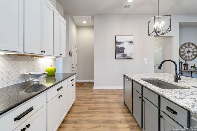 1030 Cadogan Squire, San Antonio, TX 78260