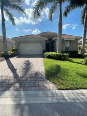 3896 King Edwards ST, Fort Myers, FL 33916