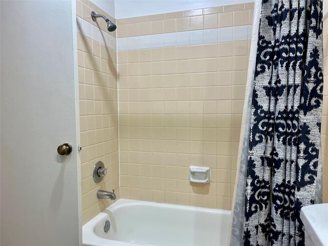 1103 Dulles Avenue 703, Stafford, TX 77477