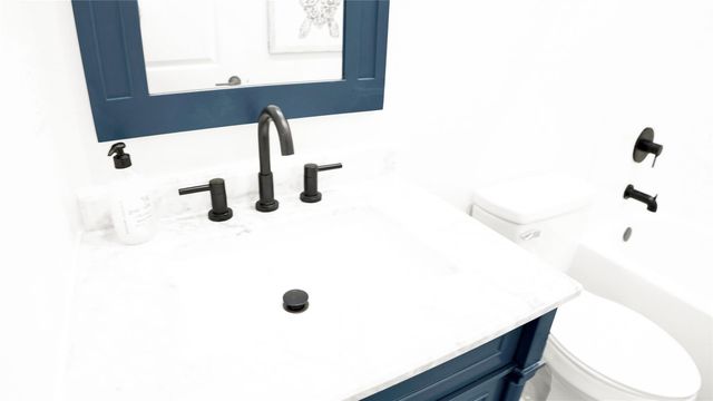 1064 Sunset Circle E, Crystal Beach, TX 77650