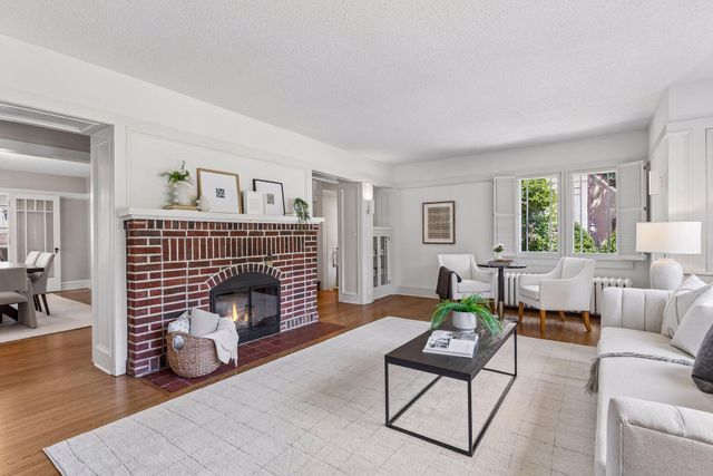151 Woodlawn Avenue, Saint Paul, MN 55105